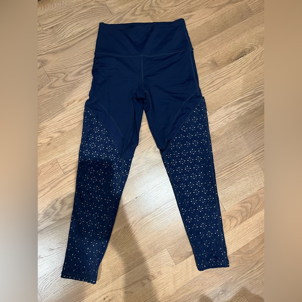 Aerie chill play move high waisted cropped leggings with mesh cutouts